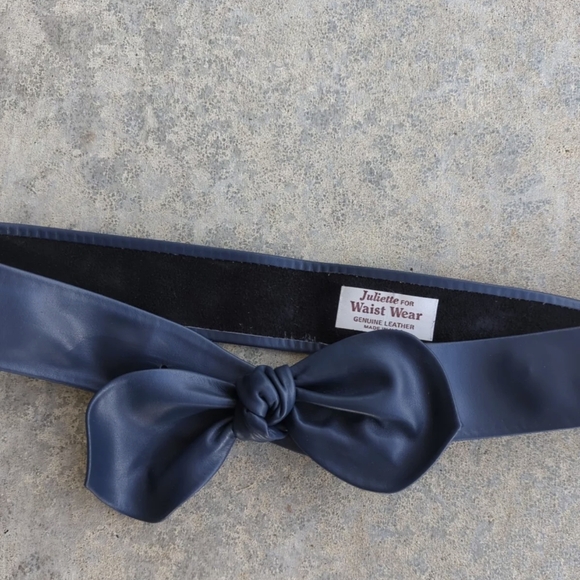 Vintage Juliette for Waist Wear Blue Leather Belt Big Bow Soft Leather - Picture 3 of 6